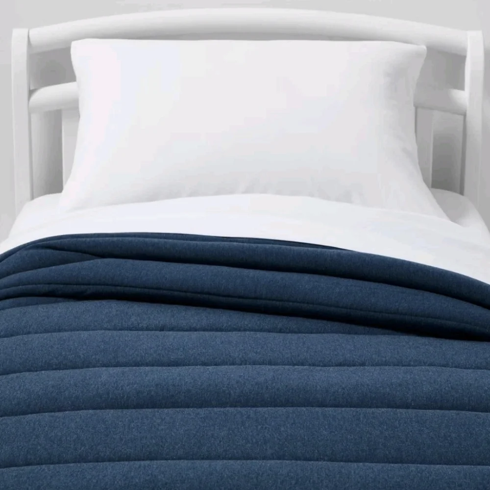 Pillowfort Toddler Bed Sized Comforter